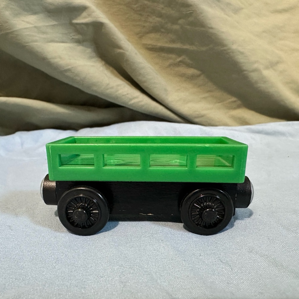 Thomas & Friends wooden railway Cargo Car BDG61